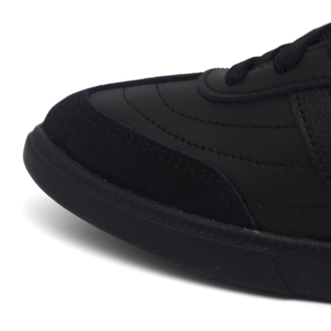 Adidas Okosu Mens Shoes Trainers Uk Size 8.5 H02041