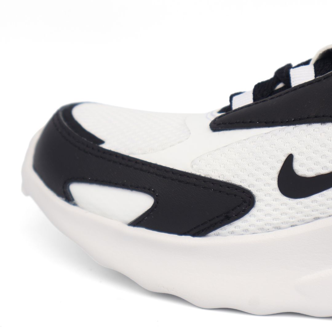 Nike Air Max Bolt Boys Shoes Trainers UK Size 5 CW1626 102