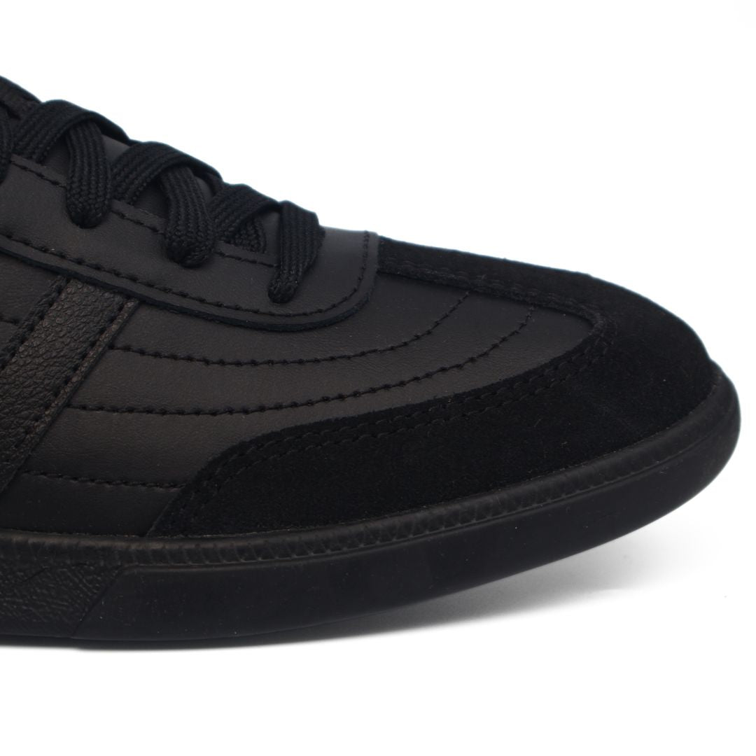 Adidas Okosu Mens Shoes Trainers Uk Size 8.5 H02041