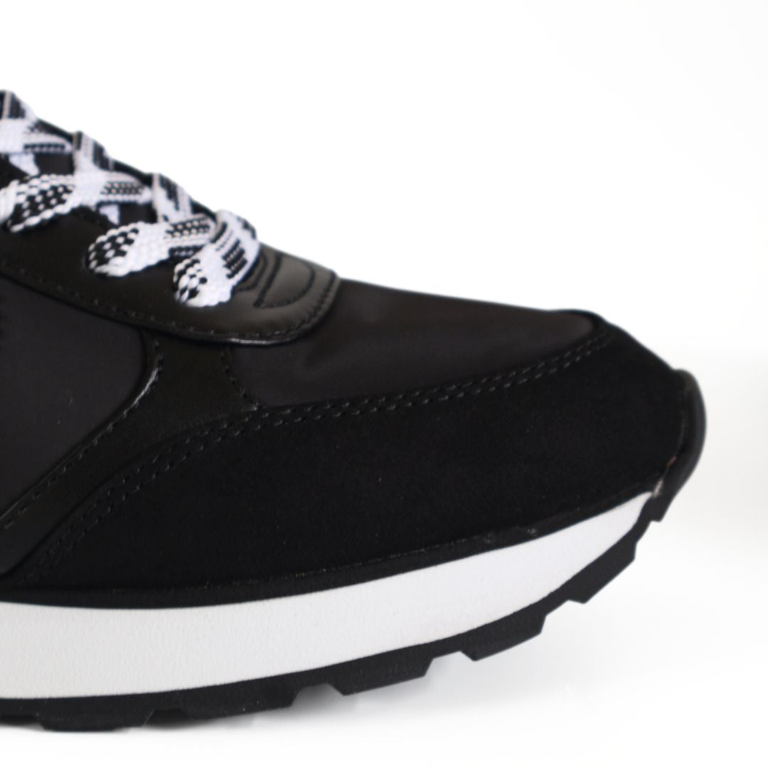 Calvin Klein Jeans Cayle Womens Shoes Trainers UK Size 8