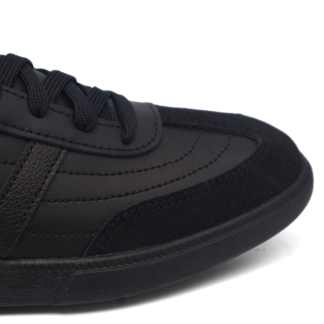 Adidas Okosu Mens Shoes Trainers Uk Size 8.5 H02041